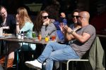 Amsterdam 10 april 2016
Oscar Aerts met zijn zwangere vriendin Jessica en nog een kennis op terras.