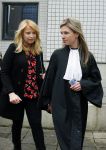 Amsterdam 5 april 2016
Rechtszaak Arrold v d Hurk bijgestaan door Peter Plasman tegen Miljoenenjacht. Linda de Mol werd gehoord als getuige. De dochter van Anita Meijer Patty de Leeuwe was advocaat van Linda.
De rechtszaak was in de rechtbank op de parnassusweg. Xenia Kasper ( manager linda) is er ook bij.