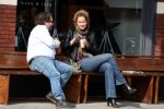 Amsterdam 9 april 2016 
Paulien Huizinga met goede kennis Olivier Varossieau op terras