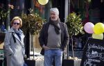 Amsterdam 12 maart 2016 
Nina Brink met dochter kleinzoon en Pieter Storms in Amsterdam zuid.