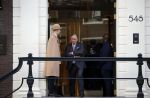 Amsterdam 30 maart 2016
DE Koning van Marokko vertrekt vanuit het Wasldorf Astoriua hotel. Directeur Roberto Payer (directeur Waldorf Astoria) zwaait hem uit. Buiten staan 1000 marokaanen/ fans om hem aan te moedigen.
