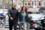 Amsterdam 22 maart 2016 
Ruud Gullit met zijn vriendin Karin de Rooij in Amsterdam zuid