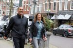 Amsterdam 22 maart 2016 
Ruud Gullit met zijn vriendin Karin de Rooij in Amsterdam zuid