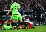 Eindhoven, 20 Maart 2016 Kompetitiewedstrijd PSV-AJAX, eindstand 0-2
Santiago Arias geblesseerd