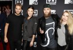 Amsterdam 11 april 2016
Premiere documentaire Martin Garrix in tuschinski. Dj showtek met vriendinnen