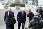 Amsterdam 5 april 2016
Rechtszaak Arrold v d Hurk bijgestaan door Peter Plasman tegen Miljoenenjacht. Linda de Mol werd gehoord als getuige. De dochter van Anita Meijer Patty de Leeuwe was advocaat van Linda.
De rechtszaak was in de rechtbank op de parnassusweg. Advocaat  Stefan Kalff