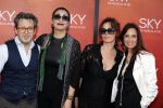 Amsterdam  3 april 2016
Premiere musical Sky in het Amsterdam theater.
Suzanne en Monique Klemann met partners