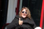 Amsterdam 11 april 2016 
Tygo Gernandt op terras in het zonnetje