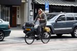 Amsterdam 14 april 2016 
Ursul de Geer op de fiets in amsterdam zuid