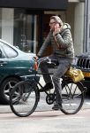 Amsterdam 14 april 2016 
Ursul de Geer op de fiets in amsterdam zuid