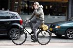 Amsterdam 14 april 2016 
Ursul de Geer op de fiets in amsterdam zuid