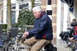 Amsterdam 31 maart 2016 
Wim Kok op de fiets in Amsterdam.