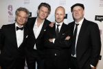 Hilversum 6 maart 2017
Uitreiking Buma awards in studio 21. Blof met hun dames. Paskal jacobsen Norman Bonink Peter Slager en Bas Kennis met hun vrouwen