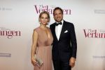 Amsterdam 13 maart 2017
Premiere het verlangen met in de hoofdrollen Chantal Janzen Gijs Naber en Alex Klaassen. Chantal met man marco