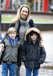 Amsterdam 18 maart 2017 
premiere Smurfen in  Pathe Arena. Cynthia abma met kind(eren)