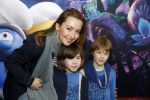Amsterdam 18 maart 2017 
premiere Smurfen in  Pathe Arena. Cynthia abma met kind(eren)