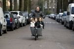 Amsterdam 1 maart 2017 
Dirk Zeelenberg met zijn 3 kinderen in de bakfiets in Amsterdam zuid
