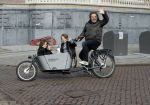 Amsterdam 1 maart 2017 
Dirk Zeelenberg met zijn 3 kinderen in de bakfiets in Amsterdam zuid