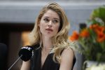 Amsterdam 8 maart 2017
Voque 5 jaar. Op de cover staan Doutzen Kroes en Lara Stone. Mario Testino is de fotograaf . Hoofdredaktrice Karin Swerink is ook aanwezig in het conservatorium hotel.