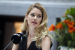 Amsterdam 8 maart 2017
Voque 5 jaar. Op de cover staan Doutzen Kroes en Lara Stone. Mario Testino is de fotograaf . Hoofdredaktrice Karin Swerink is ook aanwezig in het conservatorium hotel.