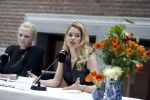 Amsterdam 8 maart 2017
Voque 5 jaar. Op de cover staan Doutzen Kroes en Lara Stone. Mario Testino is de fotograaf . Hoofdredaktrice Karin Swerink is ook aanwezig in het conservatorium hotel.