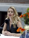 Amsterdam 8 maart 2017
Voque 5 jaar. Op de cover staan Doutzen Kroes en Lara Stone. Mario Testino is de fotograaf . Hoofdredaktrice Karin Swerink is ook aanwezig in het conservatorium hotel.