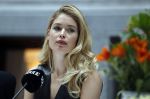 Amsterdam 8 maart 2017
Voque 5 jaar. Op de cover staan Doutzen Kroes en Lara Stone. Mario Testino is de fotograaf . Hoofdredaktrice Karin Swerink is ook aanwezig in het conservatorium hotel.