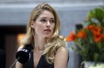 Amsterdam 8 maart 2017
Voque 5 jaar. Op de cover staan Doutzen Kroes en Lara Stone. Mario Testino is de fotograaf . Hoofdredaktrice Karin Swerink is ook aanwezig in het conservatorium hotel.