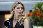 Amsterdam 8 maart 2017
Voque 5 jaar. Op de cover staan Doutzen Kroes en Lara Stone. Mario Testino is de fotograaf . Hoofdredaktrice Karin Swerink is ook aanwezig in het conservatorium hotel.