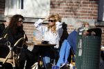 Amsterdam 25 maart 2017 
Estelle Cruijff met een vriendin op terras
