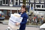 Amsterdam 19 maart 2017 
Freek v Noortwijk heeft een nieuw broodje kebap ontwikkeld . Zijn verloofde/vriendin Katja Schuurman kwam gezellig langs op de fiets.