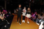 Amsterdam 26 maart 2017
Modeshow freshkids in the harbour club . kinderen en vrouwen van diverse voetballers liepen mee. Luc Castaignos keek trots naar zijn vrouw en kids