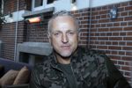 Rotterdam 22 maart 2017
Presentatie gay issue in Rotterdam. Gordon rijkt het eerste exemplaar uit.