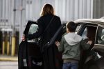 Amsterdam 31 maart 2017 
De vrouw van Humberto tan Ineke Geenen en hun zoon op straat in Amsterdam