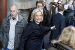 Amsterdam 27 maart 2017
janine Hennis-Plasschaert tussen het gewone publiek bij het paleis op de dam