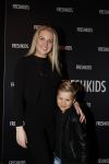 Amsterdam 26 maart 2017
Modeshow freshkids in the harbour club . kinderen en vrouwen van diverse voetballers liepen mee. Jerome Talsma gtst met moeder