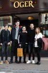 Amsterdam 28 maart 2017
Johnny heitinga met fans voor de deur bij Oger op de pc hooftstraat