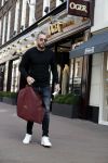 Amsterdam 28 maart 2017
Johnny heitinga met fans voor de deur bij Oger op de pc hooftstraat