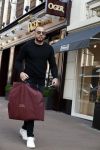 Amsterdam 28 maart 2017
Johnny heitinga met fans voor de deur bij Oger op de pc hooftstraat