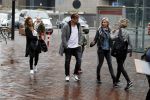 Amsterdam 18 maart 2017 
Johnny de Mol met zijn vriendin Anouk v Schie op weg naar premiere Smurfen in  Pathe Arena