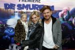 Amsterdam 18 maart 2017 
premiere Smurfen in  Pathe Arena. Johnny de Mol met zijn vriendin Anojuk v Schie en haar dochter