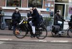 Amsterdam 9 maart 2017 
actrice Jolanda v d Berg bellend op de fiets