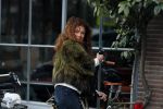 Amsterdam 19 maart 2017 
Freek v Noortwijk heeft een nieuw broodje kebap ontwikkeld . Zijn verloofde/vriendin Katja Schuurman kwam gezellig langs op de fiets.