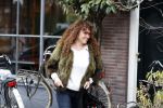 Amsterdam 19 maart 2017 
Freek v Noortwijk heeft een nieuw broodje kebap ontwikkeld . Zijn verloofde/vriendin Katja Schuurman kwam gezellig langs op de fiets.
