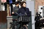 Amsterdam 23 maart 2017  
Kim v Kooten op de fiets in amsterdam zuid