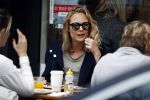 Amsterdam 4 april 2017  
Kimberley Klaver met een vriendin op terras
