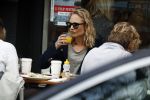 Amsterdam 4 april 2017  
Kimberley Klaver met een vriendin op terras