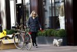Amsterdam 24 maart 2017  
Kimberley Klaver met hond in amsterdam zuid