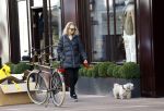 Amsterdam 24 maart 2017  
Kimberley Klaver met hond in amsterdam zuid
