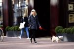 Amsterdam 24 maart 2017  
Kimberley Klaver met hond in amsterdam zuid